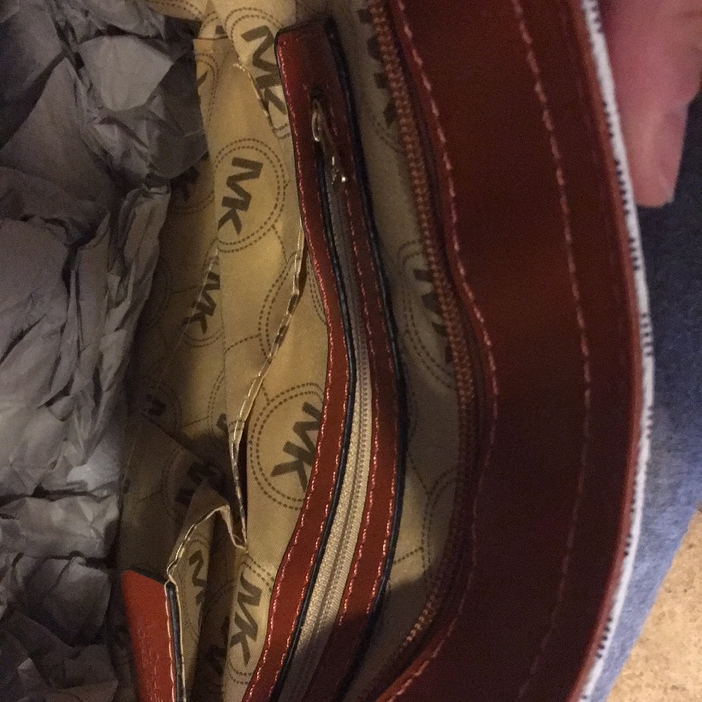 White vanilla Michael Kors purse - Picture 2 of 5